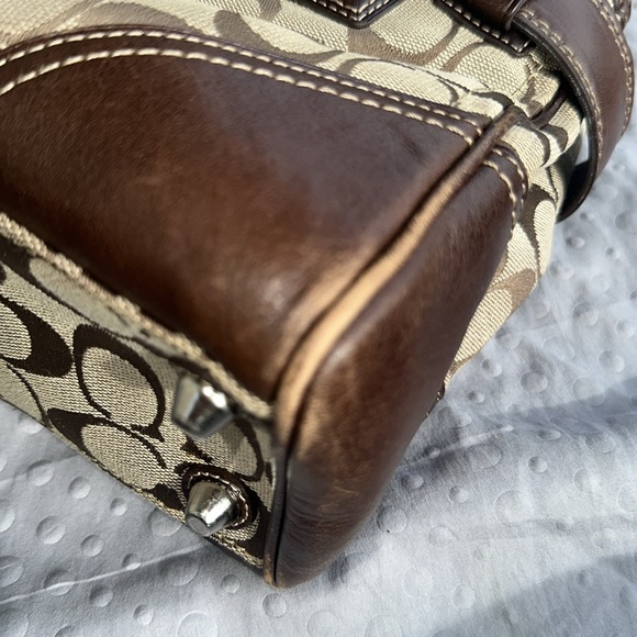 Hampton Business Tote - Picture 6 of 16